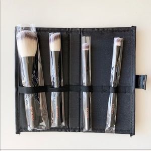 NWOT Crown Brush Set